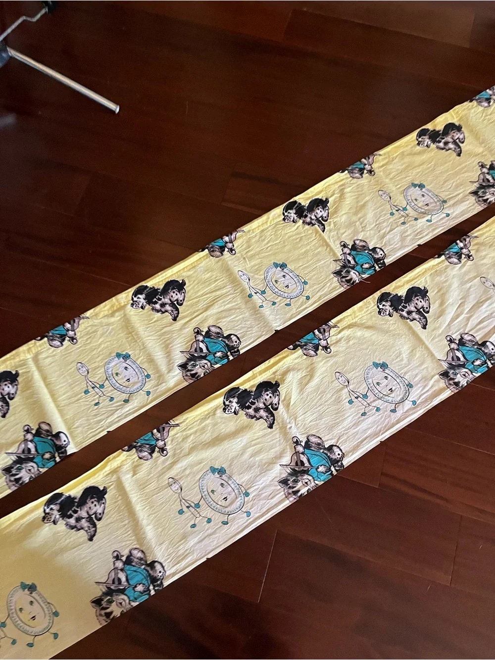 Nursery Rhyme cat Fiddle Hey Diddle Dish Spoon Little Dog MCM classic curtains